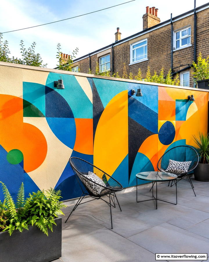 Outdoor Wall Art - 30 Space-Saving Townhouse Backyard Design Ideas