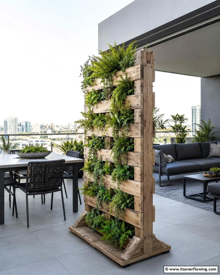 Pallet Garden Room Divider - 25 Vertical Pallet Garden Ideas for Urban Spaces