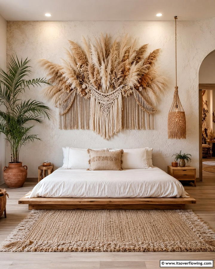 Pampas Grass Wall Hangings - 25 Pampas Grass Decor Ideas for Boho Chic Spaces