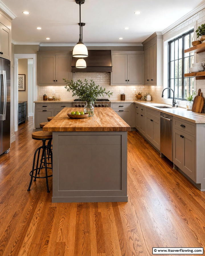 Red Oak Wood Floors for Warmth and Durability - 20 Kitchens With Wood Floors for a Warm and Inviting Feel