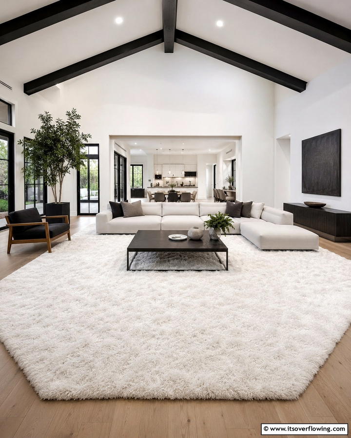 Refined Accent Pieces - 30 Glam Interior Design Ideas for Luxurious Homes