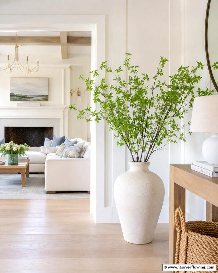 Seasonal Decor with Versatile Vases - 25 Large Floor Vase Decoration Ideas for Stunning Interiors