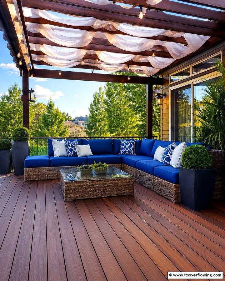 Sectional Sofas - 25 Stylish Deck Seating Ideas for Outdoor Entertaining