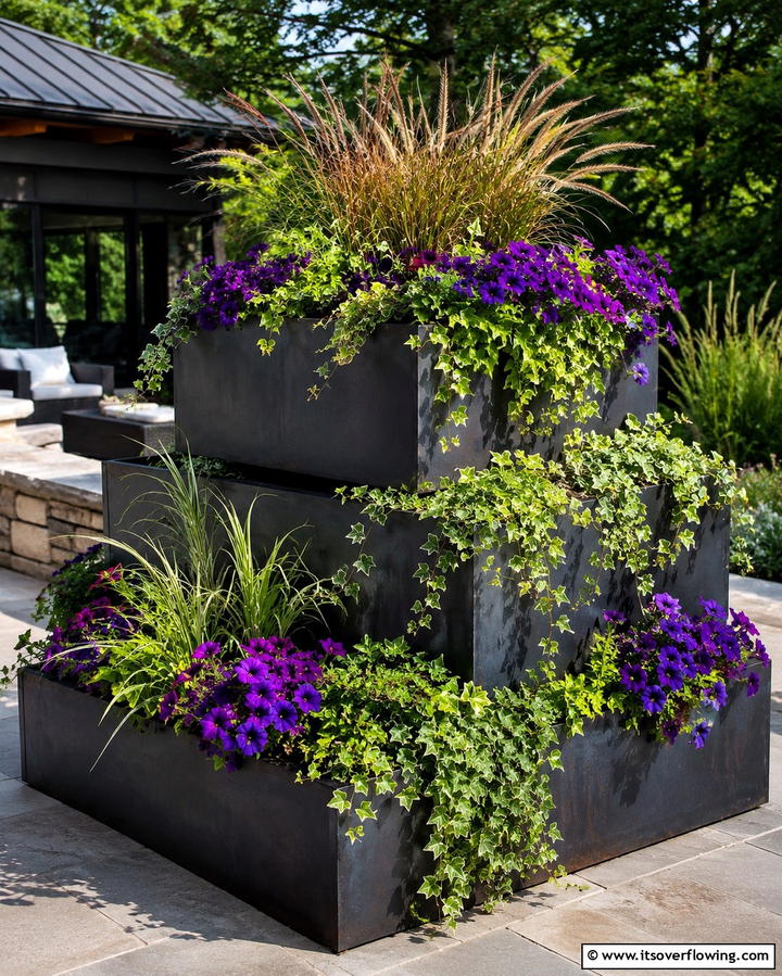 Stepping Stone Pathways - 30 Small Front Yard Landscaping Ideas to Maximize Space