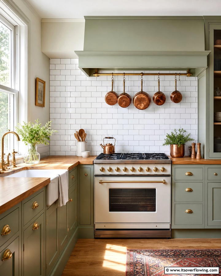 Subway Tile Classic - 30 Kitchen Splashback Ideas for Chic and Practical Walls