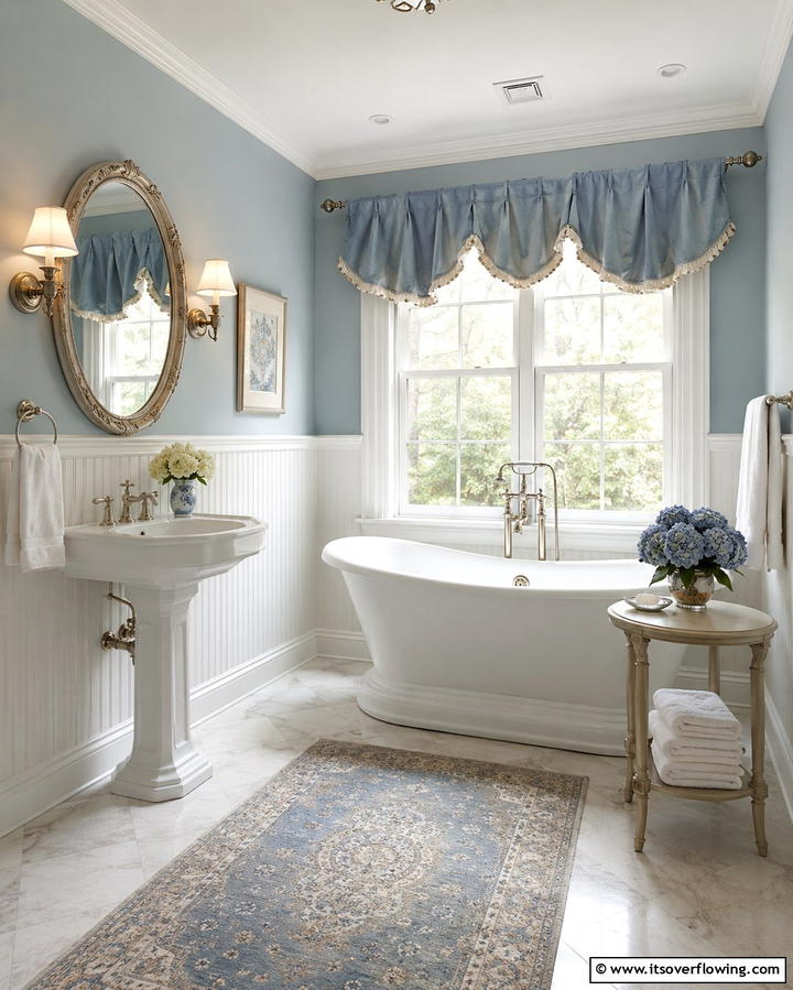 Valances for Decorative Accents - 25 Beautiful Bathroom Window Treatment Ideas for Privacy