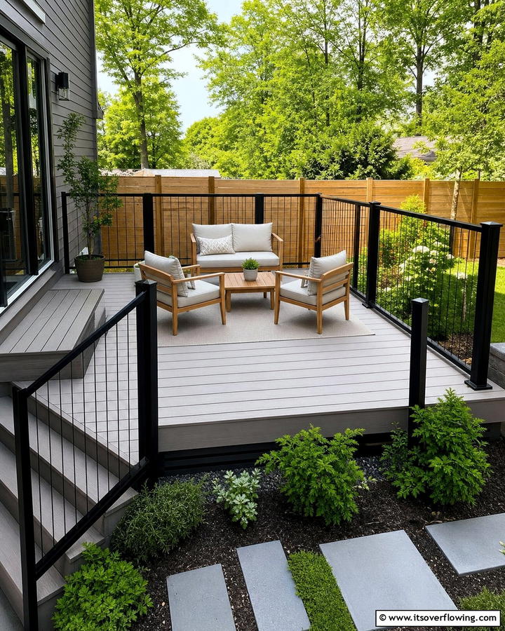 Vertical Hog Wire Deck Railing - 20 Hog Wire Deck Railing Ideas for Rustic Charm