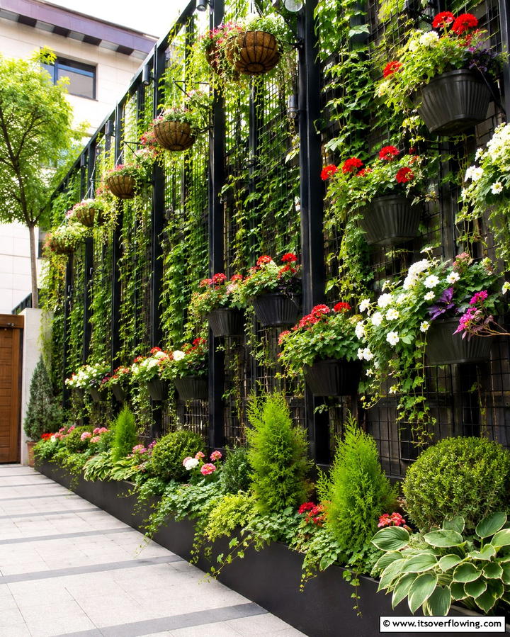 Vertical Planting Style - 30 Simple Fence Line Landscaping Ideas for Curb Appeal