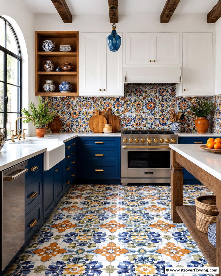 Vibrant Italian Tiles - 20 Italian Kitchen Design Ideas for a Classic Look