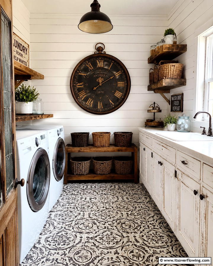 Vintage Clock - 20 Vintage Laundry Room Decor Ideas for a Retro Look