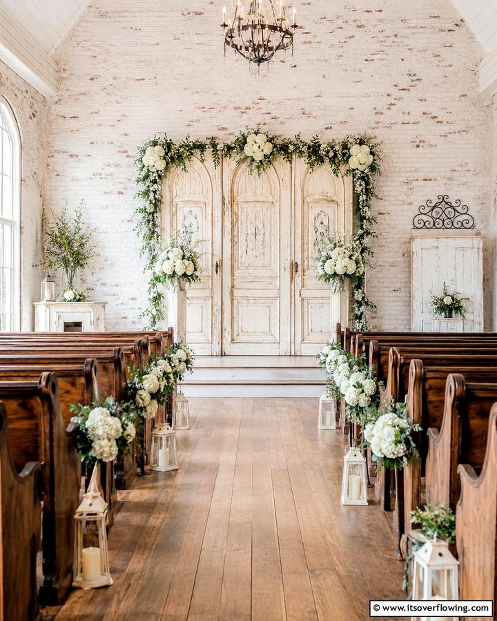 Vintage Door Frame Backdrop - 30 Beautiful Wedding Backdrop Design Inspirations