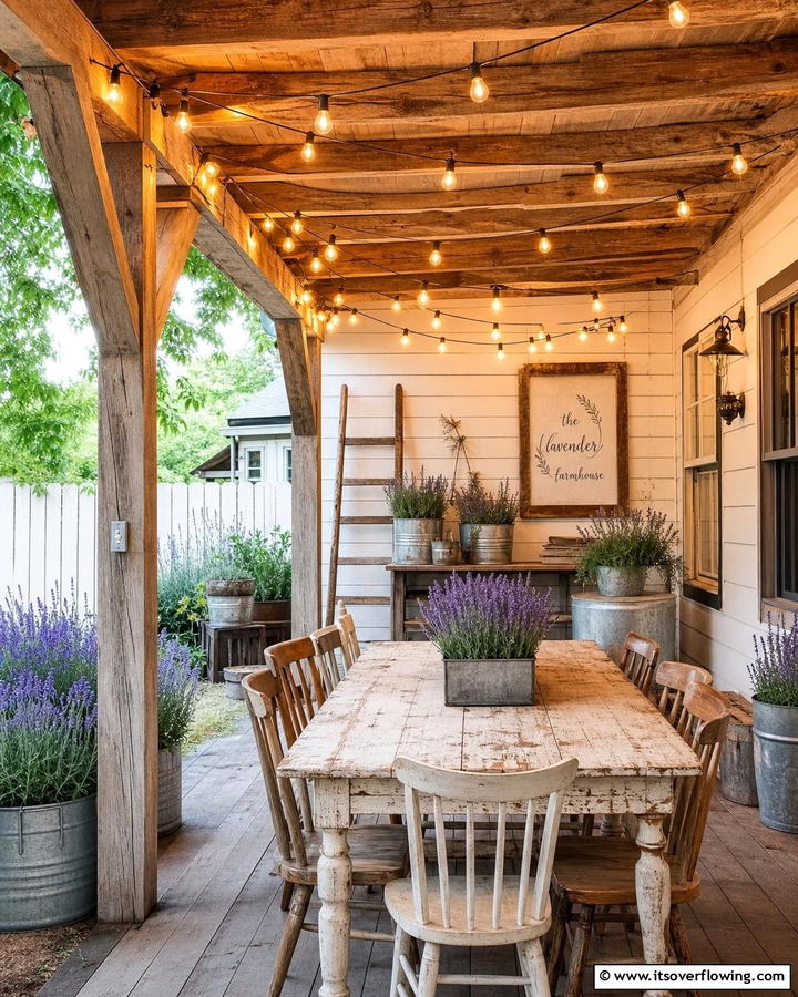 Vintage Farmhouse Illumination - 21 Patio String Light Arrangements for Magical Outdoor Ambiance