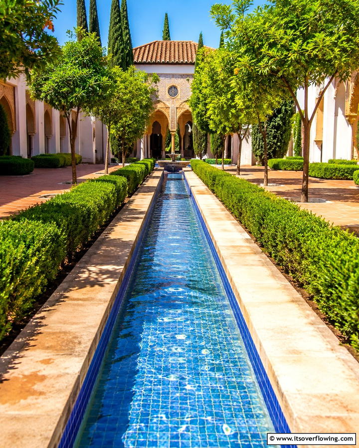 Water Rills - 25 Beautiful Front Yard Spanish Style Landscaping Ideas