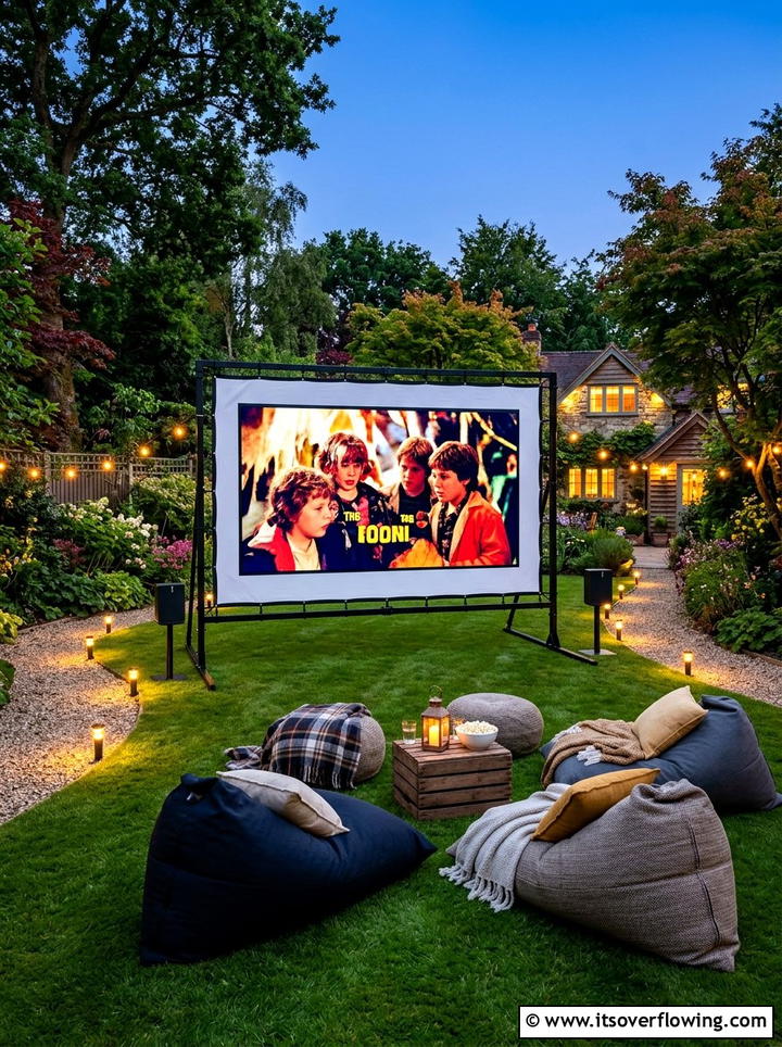 Backyard Movie Screen - 25 backyard decorating ideas with seasonal decor