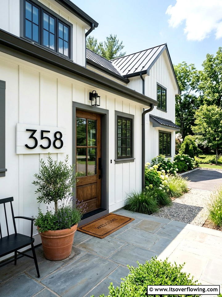 Black House Numbers - 25 front porch decor ideas with farmhouse charm