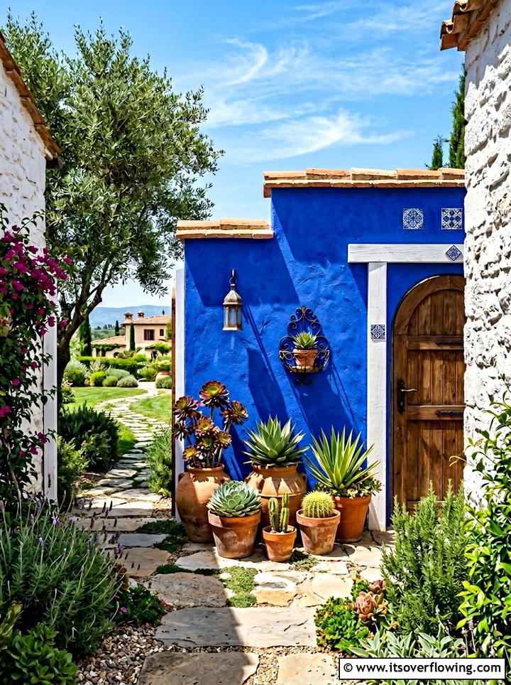 Blue Accent Wall - 25 garden ideas for mediterranean style