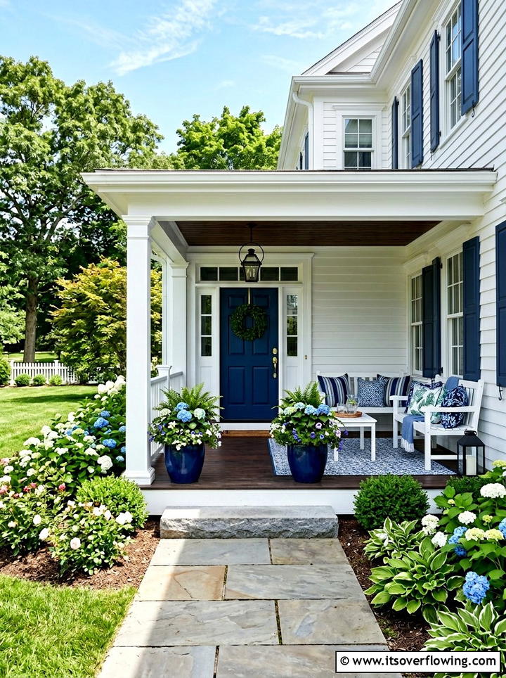 Blue and white porch - 25 front porch decor ideas for summer