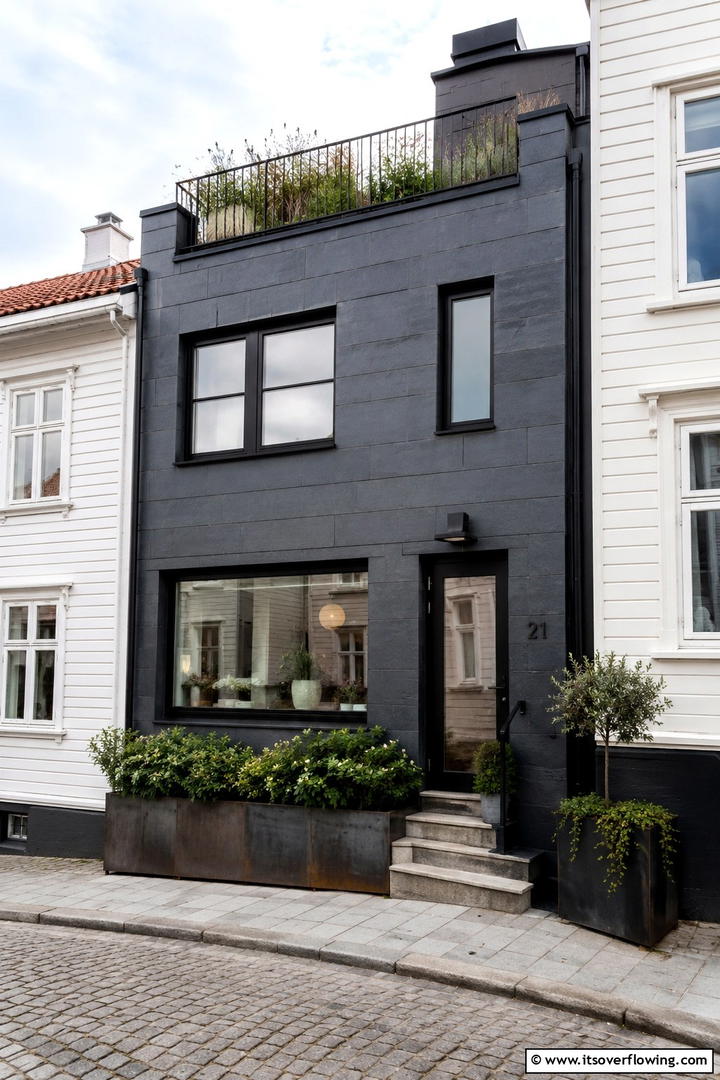Bold Architectural Contrasts - 30 Scandinavian House Exterior Ideas for Modern Homes