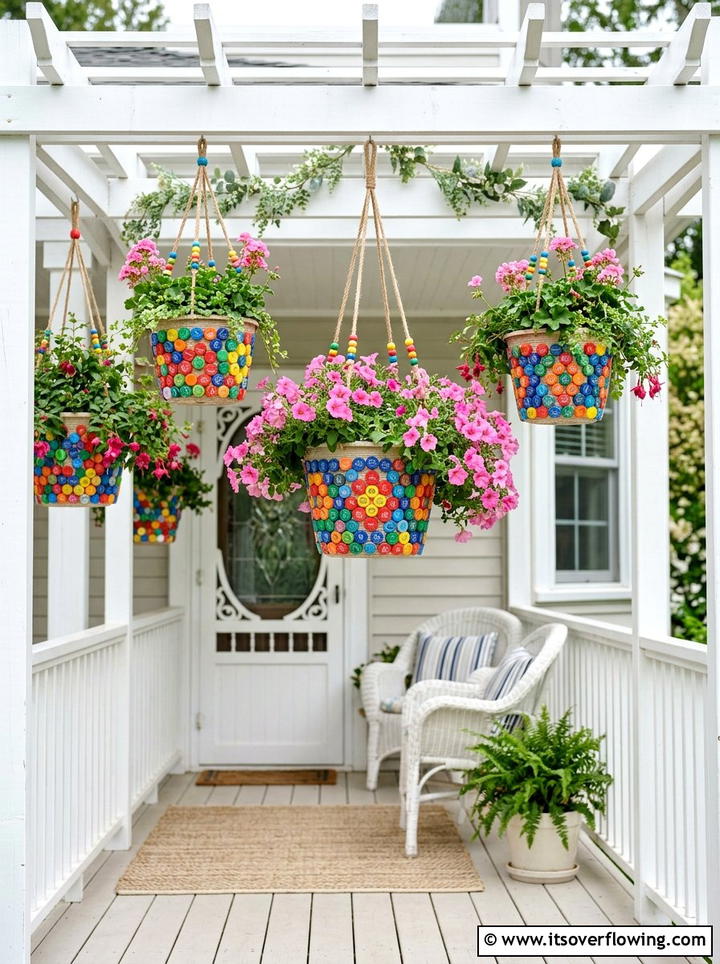 Bottle cap hanging planters - 25 recycled garden ideas with bottle caps