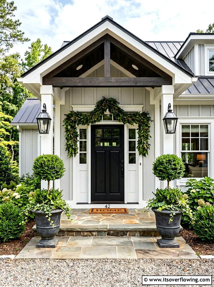 Boxwood Garland Entry - 25 front porch decor ideas with garlands