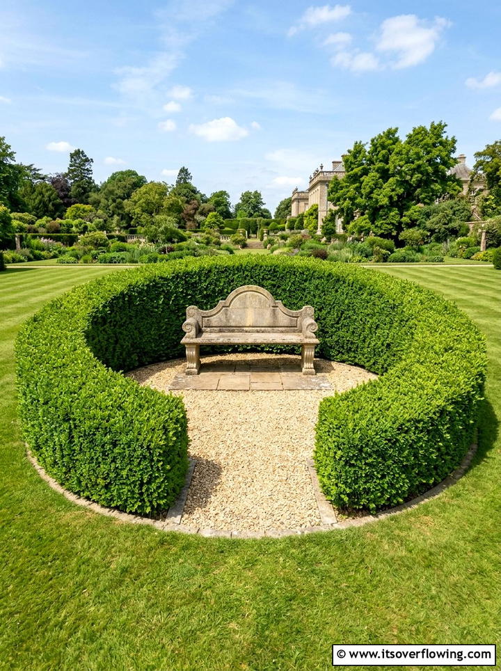 Boxwood Hedge Privacy Circle - 25 garden design ideas for reading nooks
