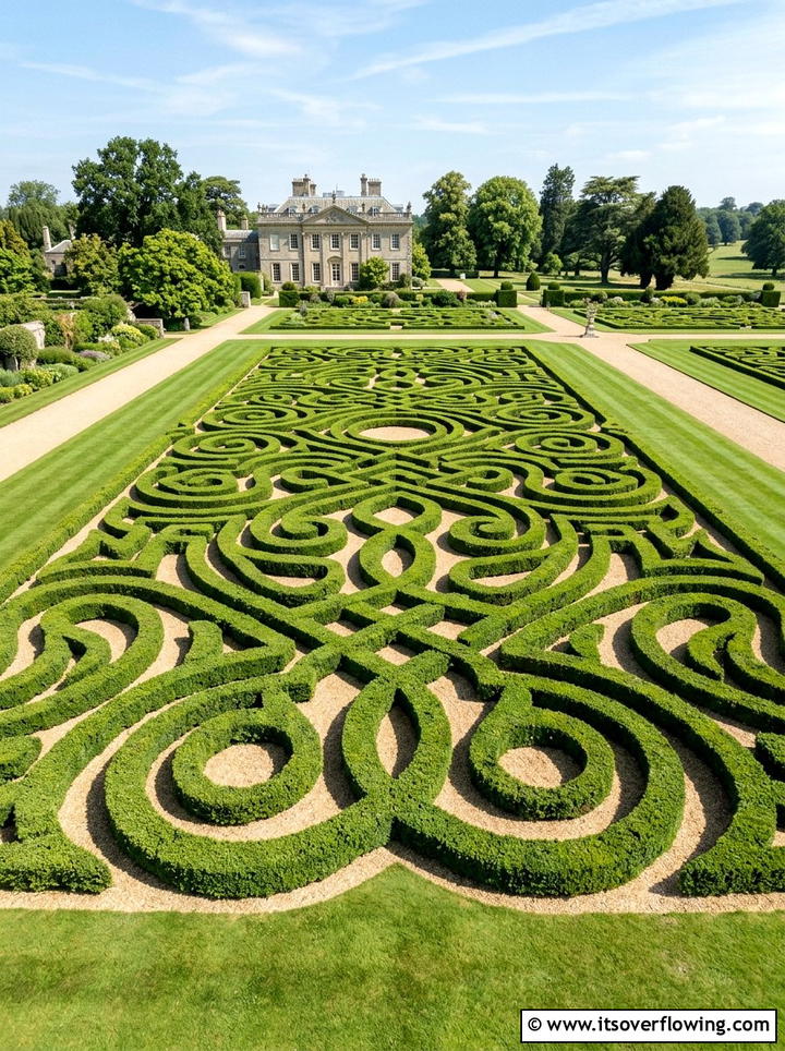Boxwood Knot Garden - 25 creative garden ideas with topiary shapes