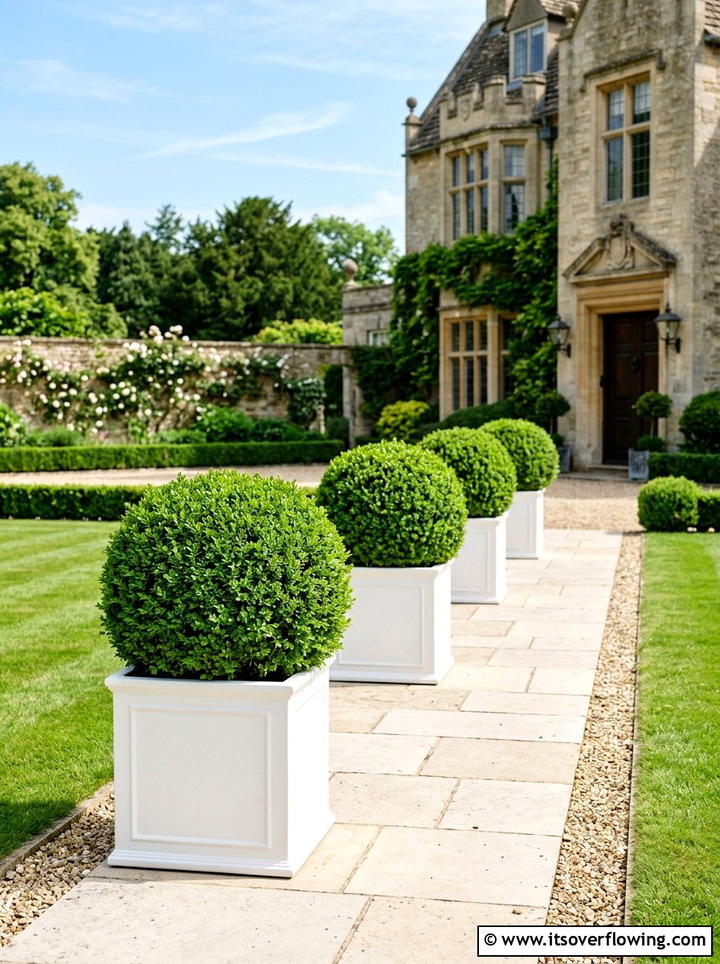 Boxwood shrubs for formal front porch - 25 front porch ideas with sun loving plants
