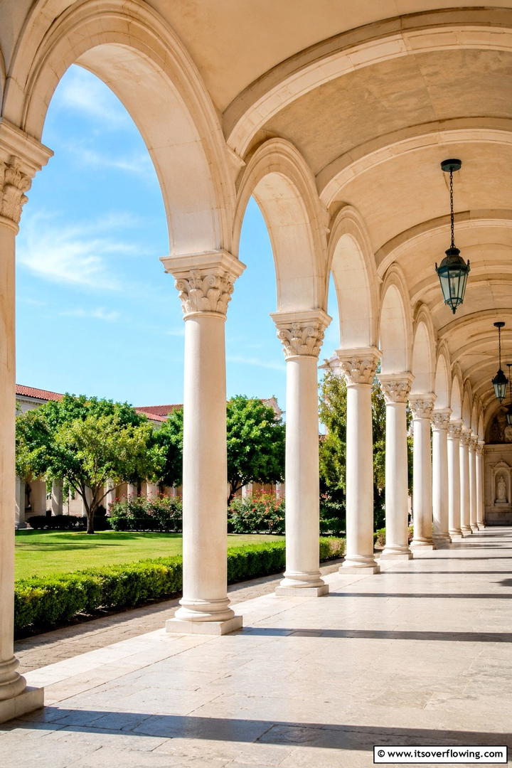 Breezy Archways and Columns - 30 Spanish Mediterranean House Ideas for Warm Exteriors