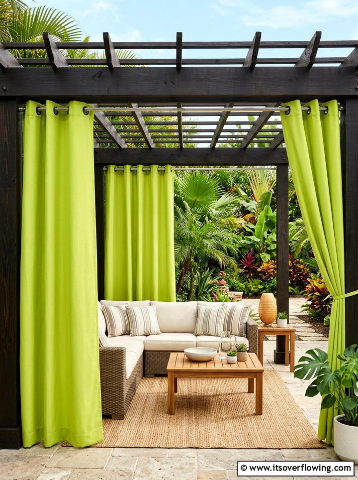 Bright outdoor curtains - 25 backyard decorating ideas with tropical accents
