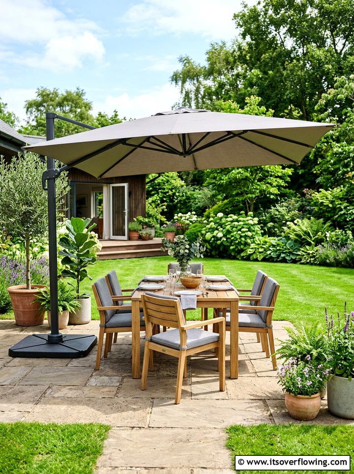 Cantilever Umbrella Over Dining Table - 25 backyard ideas with umbrellas