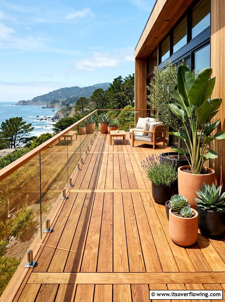 Cedar wood decking - 25 garden ideas for rainy climate
