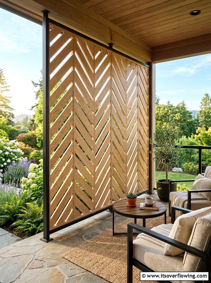Chevron Wood Screen - 25 front porch ideas with privacy screens