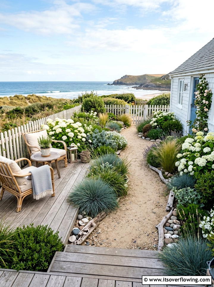 Coastal garden style - 25 small garden ideas for full sun