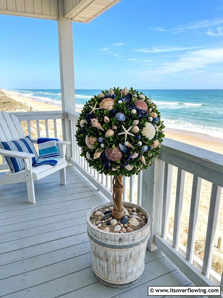 Coastal style topiary - 25 front porch ideas with topiaries
