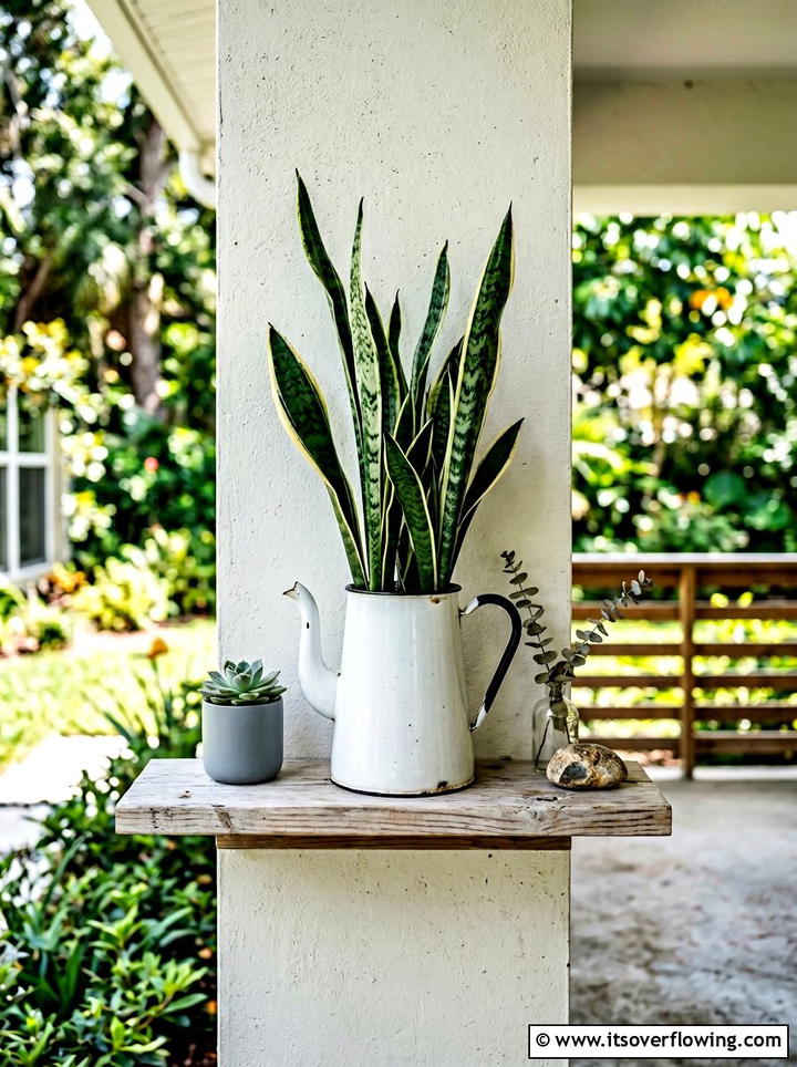 Coffee pot planter - 25 recycled garden ideas for porch decor