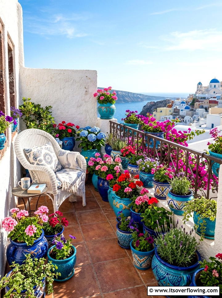 Colorful ceramic planters - 25 garden decor ideas for balconies
