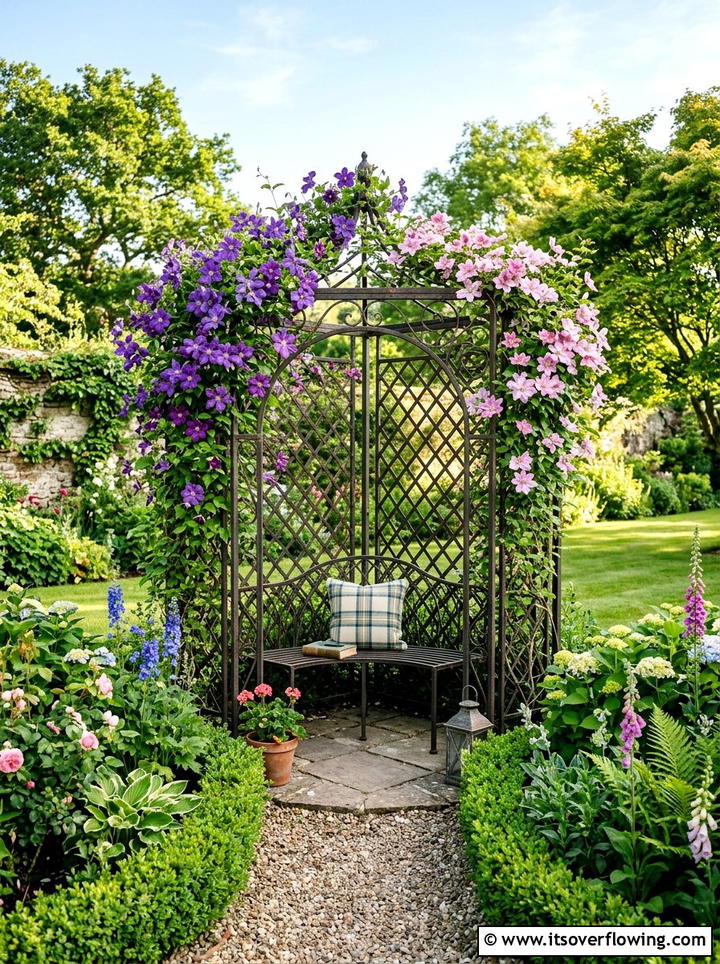 Compact corner arbor - 25 small garden ideas with reading nook