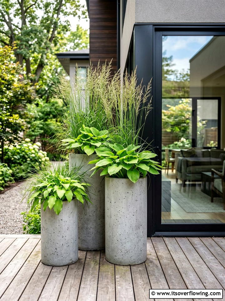 Concrete Planter - 25 backyard decorating ideas with modern accents
