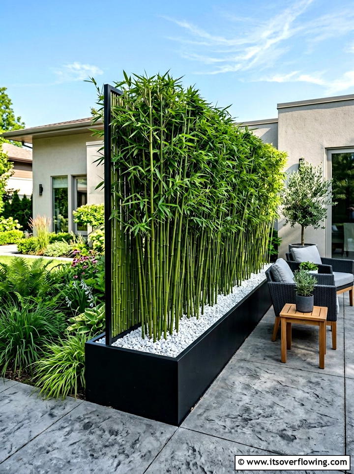 Corner Bamboo Screen - 25 creative garden ideas for corners