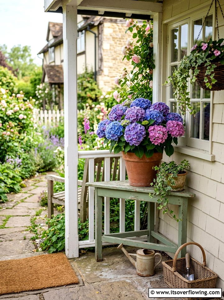 Corner Plant Table - 25 upcycled garden ideas with old tables