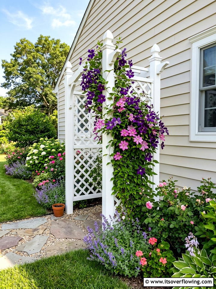 Decorative Garden Trellis - 25 garden decor ideas for backyards