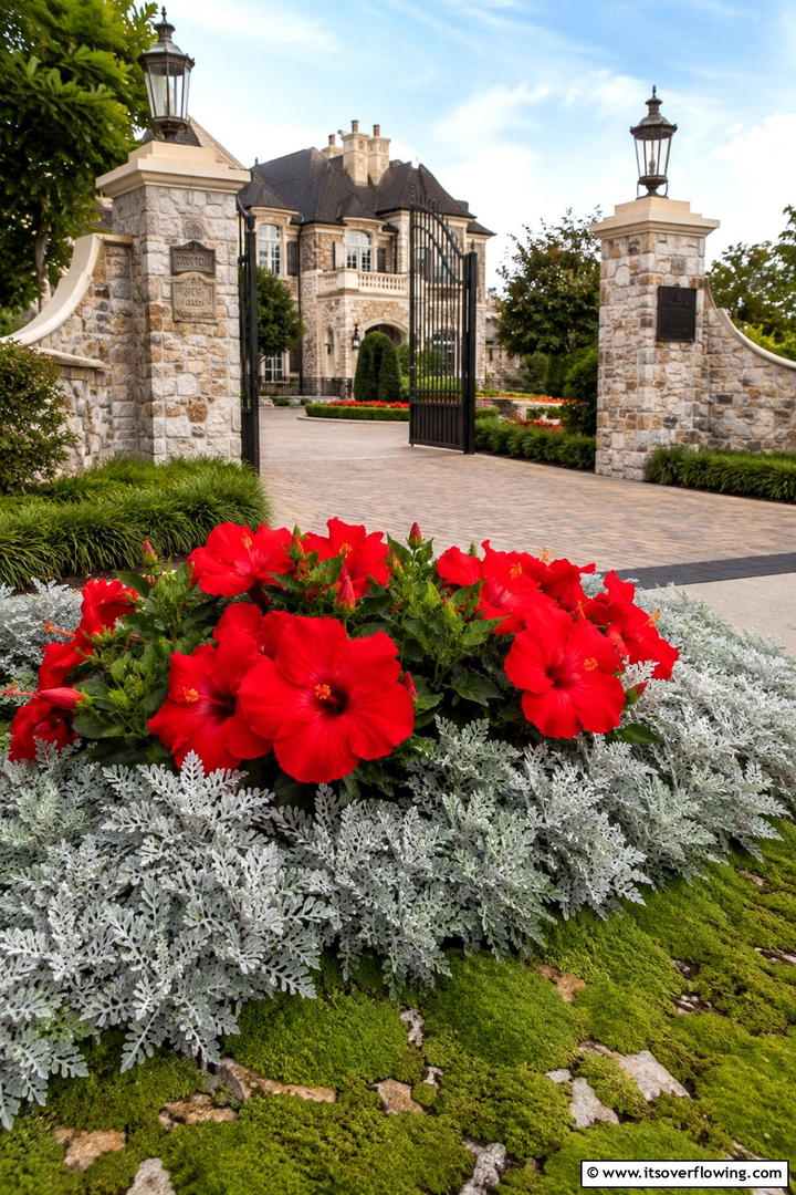 Dramatic Focal Blooms - 30 Perennial Flower Bed Ideas for Year-Round Blooms