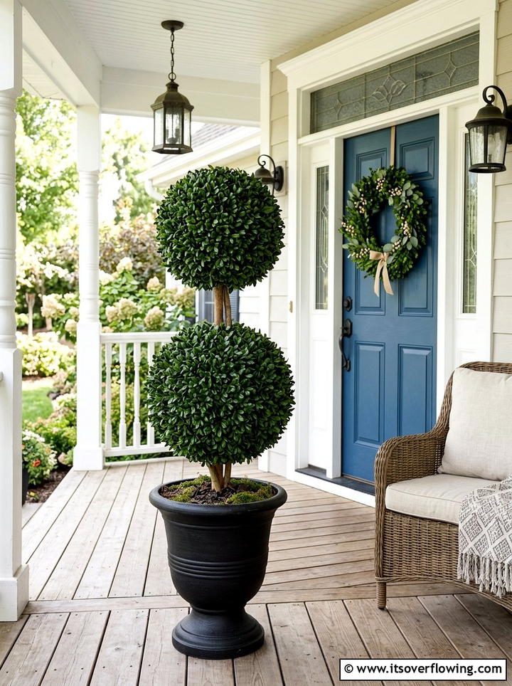 Faux outdoor topiary - 25 front porch ideas with topiaries