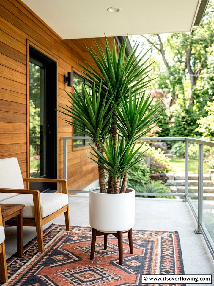 Faux yucca outdoor plant - 25 front porch ideas with faux plants