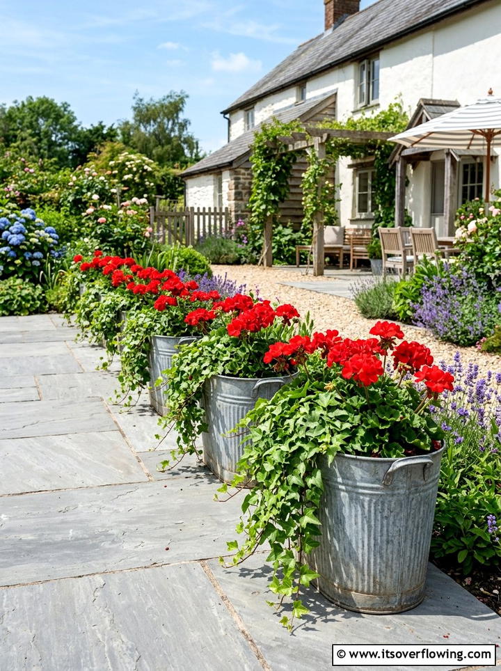 Galvanized Metal Planter - 25 garden decor ideas with metal art
