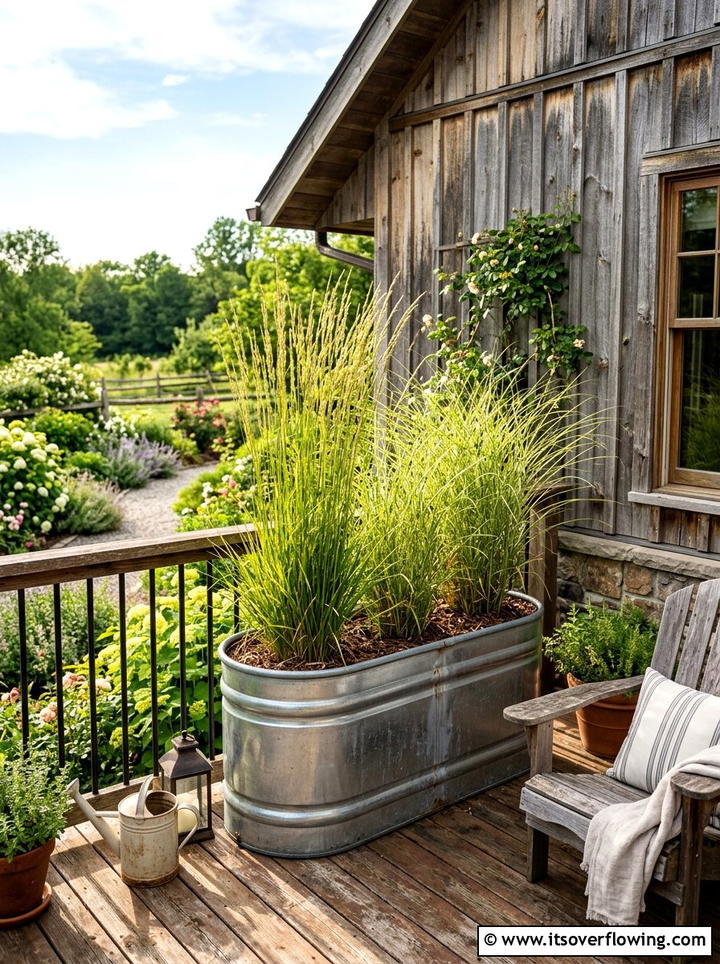 Galvanized metal planter - 25 garden ideas with planters