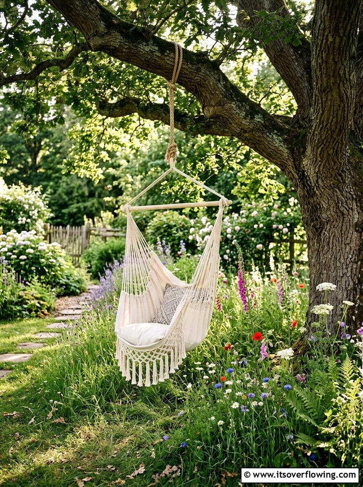 Garden Hammock Chair - 25 garden ideas for boho style