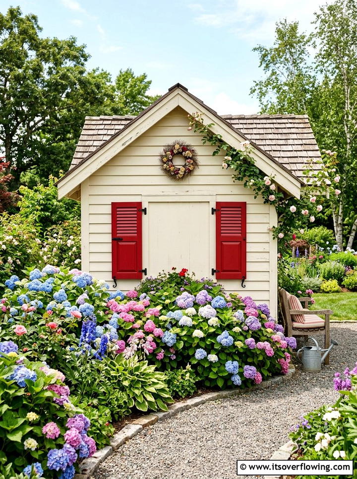 Garden shed accent - 25 upcycled garden ideas with old shutters