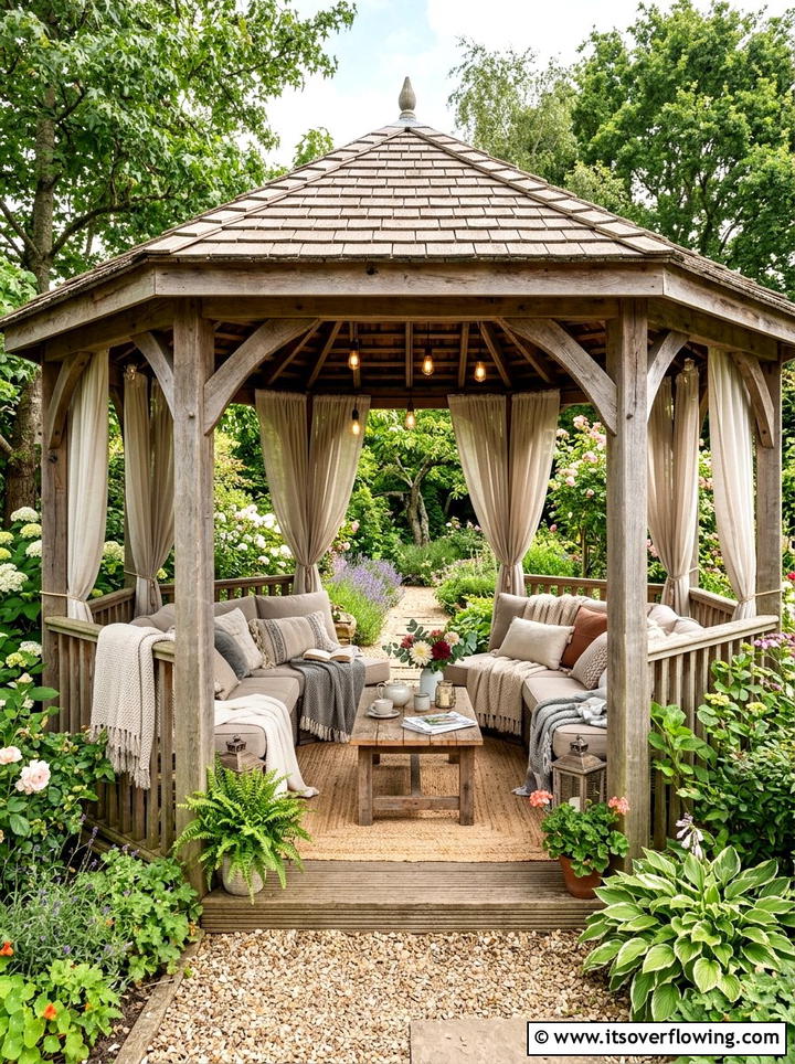 Gazebo Lounge Space - 25 backyard decorating ideas with throws