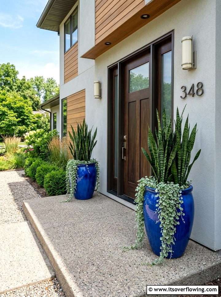 Glazed Planter - 25 garden decor ideas for front yards